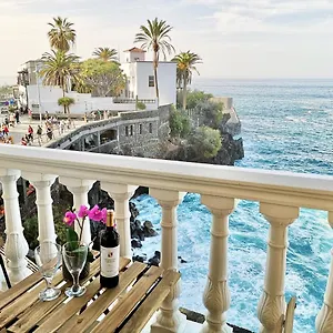 https://amplio-apartamento-de-dos-dormitorios-en-primera-lnea.in-canary-islands.com