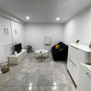 https://apartamento-cntrico-econmico-en-berga.catalonia-hotels.com